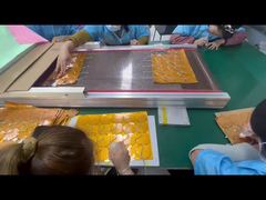 ヒーターのケーブル溶接点を固定するために接着剤を塗布してください